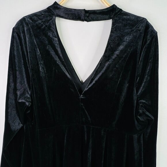 Torrid Black‎ Velvet Choker Skater Dress Size 1/XL - Picture 3 of 11